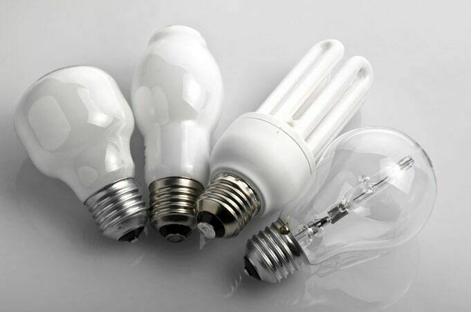Come Smaltire In Sicurezza Le Vecchie Lampadine CFL: Una Guida Completa